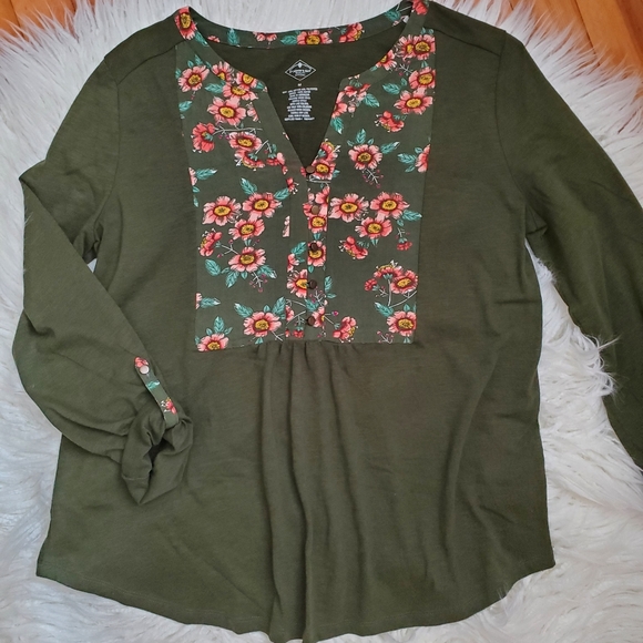 St. John's Bay shirt - Picture 1 of 4